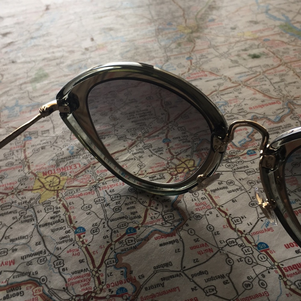 Sunglasses - Picture 9 of 11